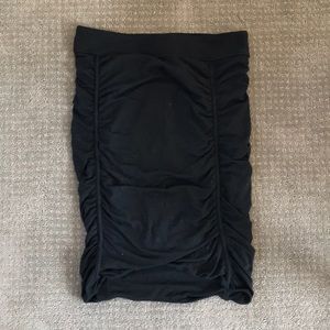 Black Athleta ruched skirt